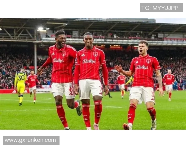 英超联赛官方社媒发声回应近期争议事件引发的广泛讨论与关注